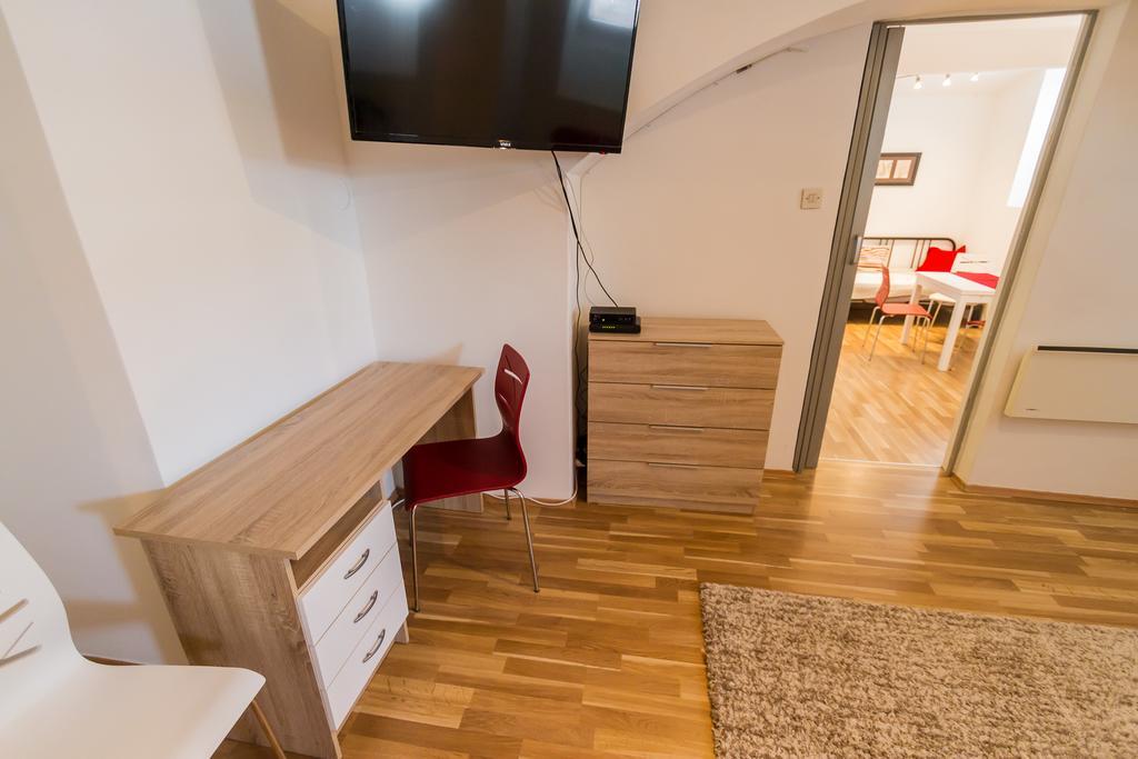 Apartment At Pavilion ซาเกร็บ ภายนอก รูปภาพ