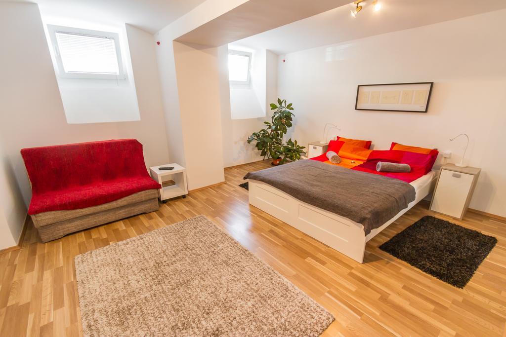 Apartment At Pavilion ซาเกร็บ ภายนอก รูปภาพ